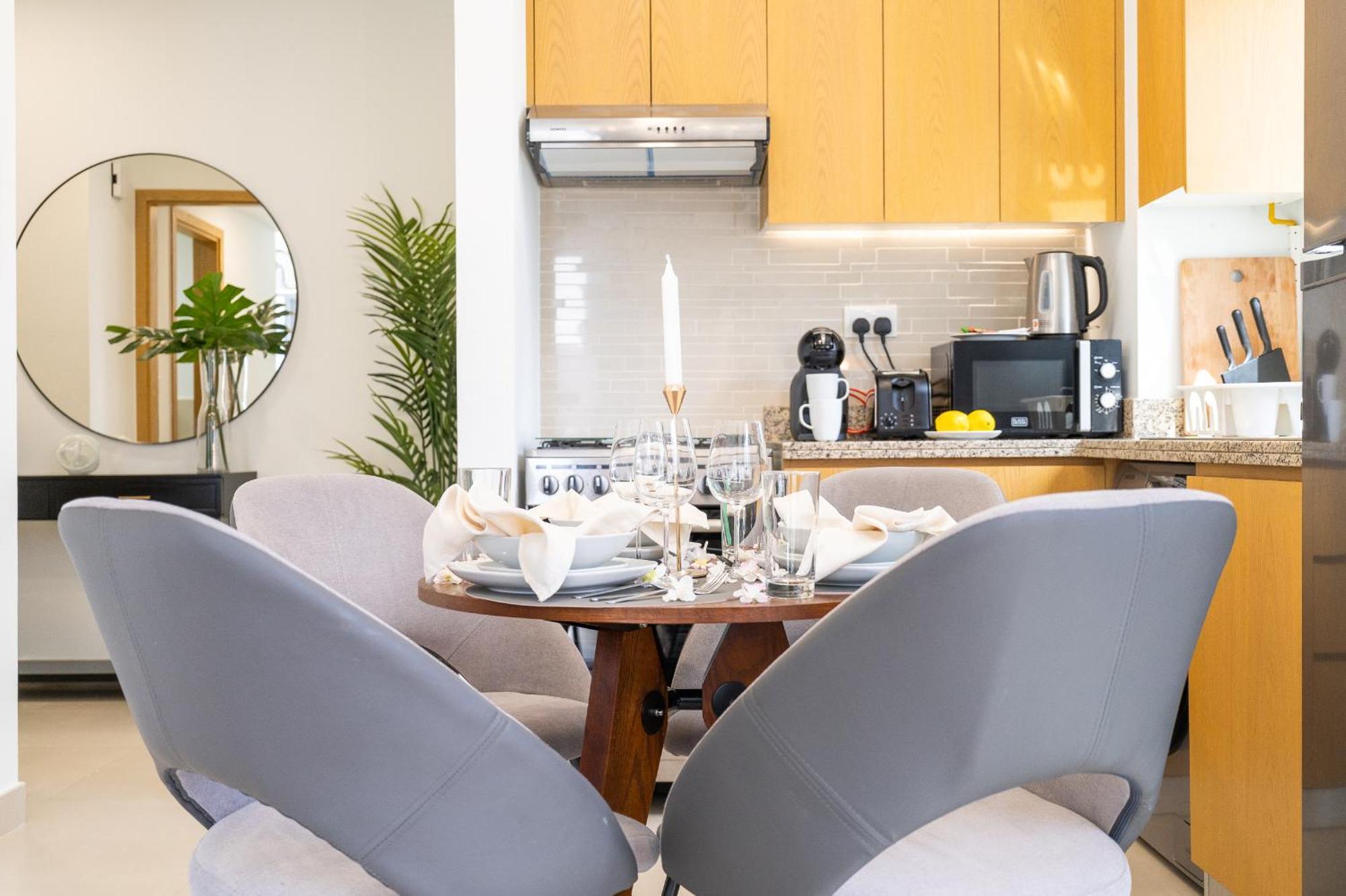 Vogue Downtown - Bellevue Towers Apartment Dubai Room photo
